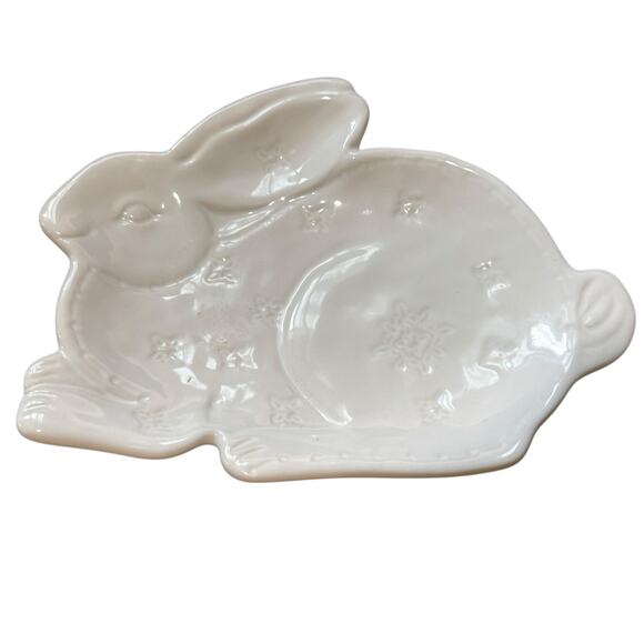 Pottery Barn Rabbit Serving Plate White Bunny Candy Dish Embossed Flowers Easter - Picture 2 of 5